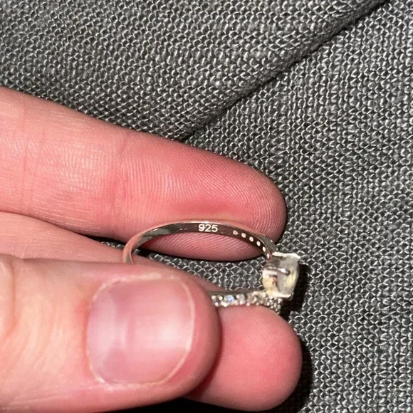 Gorgeous Moonstone Ring 🩵 - Picture 6 of 7